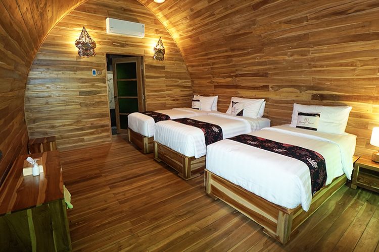 Kondisi bagian dalam unit glamping di Shanaya Resort