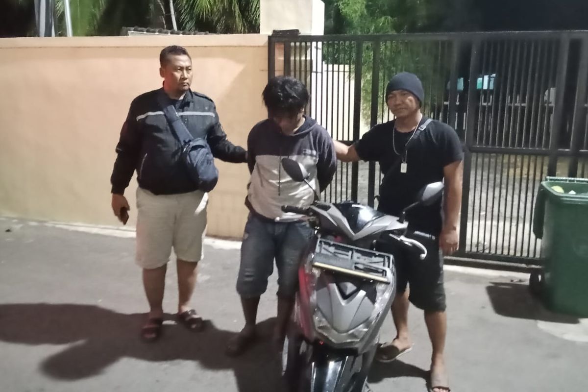 Maling motor ojek online di Situbondo ditangkap polisi pada Jumat (5/7/2024).