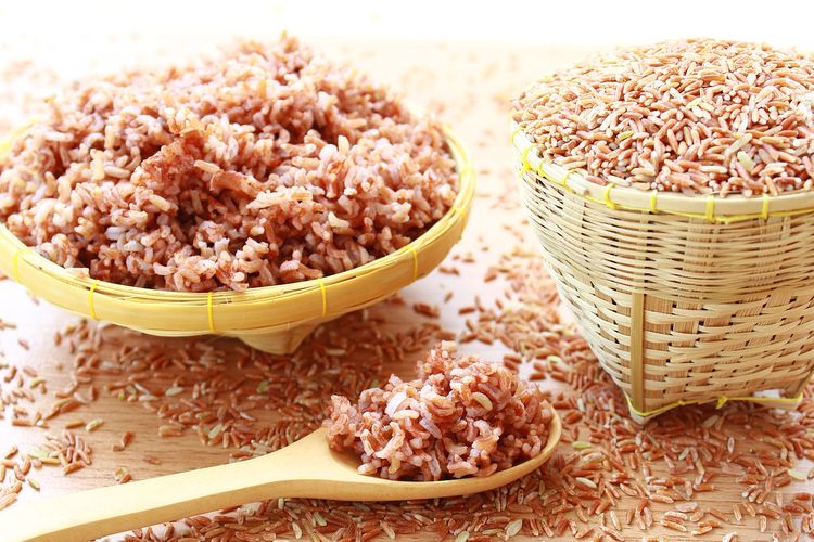 Sejumlah makanan memiliki indeks glikemik sedang, seperti beras merah. 