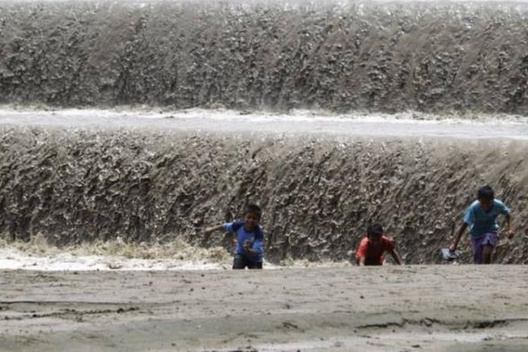 Lahar Kelud Merusak 7.000 Hektar Sawah dan Kebun di Kediri