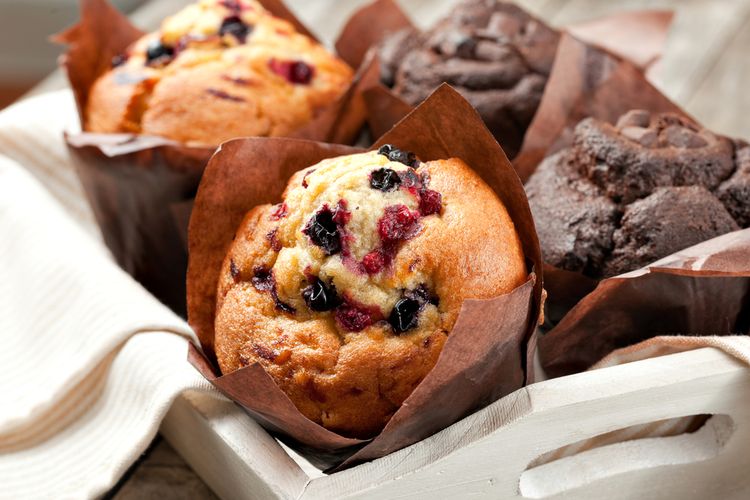Ilustrasi muffin. Adonan muffin ditambah buah kering, sehingga tak perlu diberi topping tambahan.
