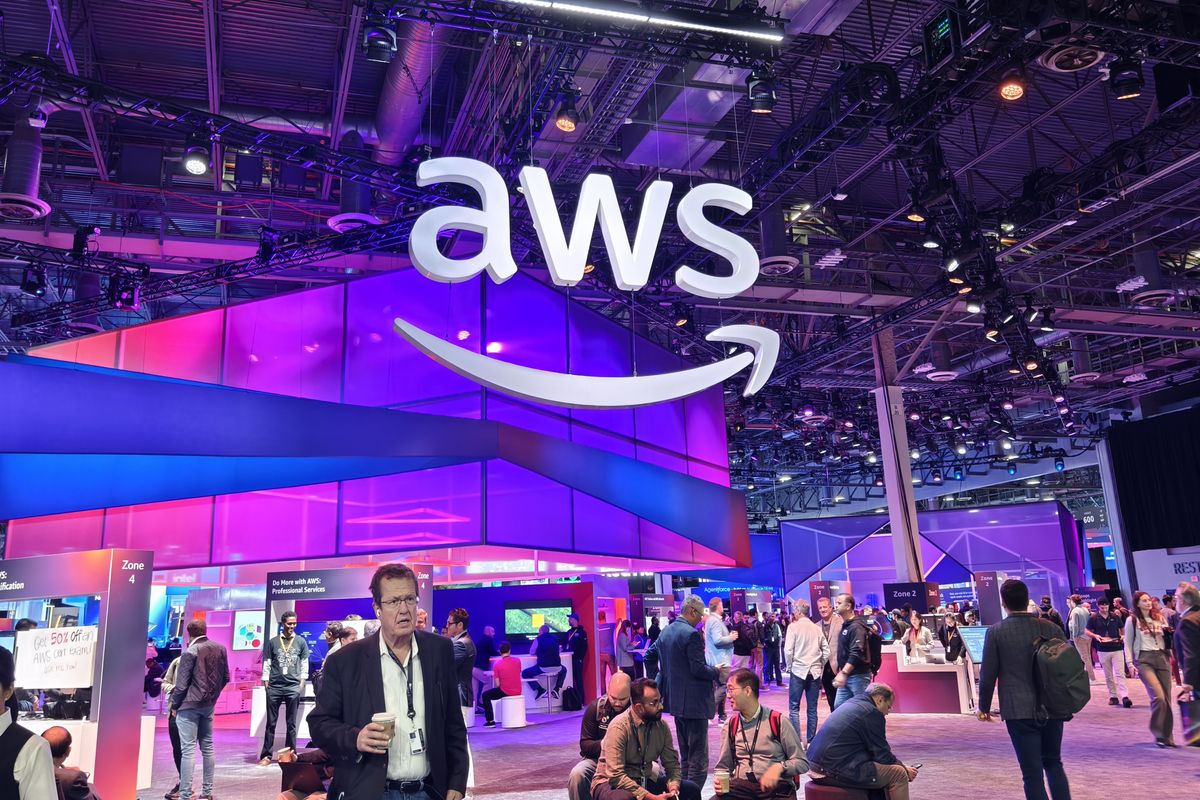 Acara AWS re:Invent 2024 yang berlangsung di Las Vegas, Nevada, AS. Acara ini diselenggarakan mulai 2-6 Desember 2024.