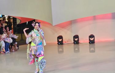 Evolette Alexandra saat tampil dalam peluncuran lagu barunya Pretty Girl Slay.