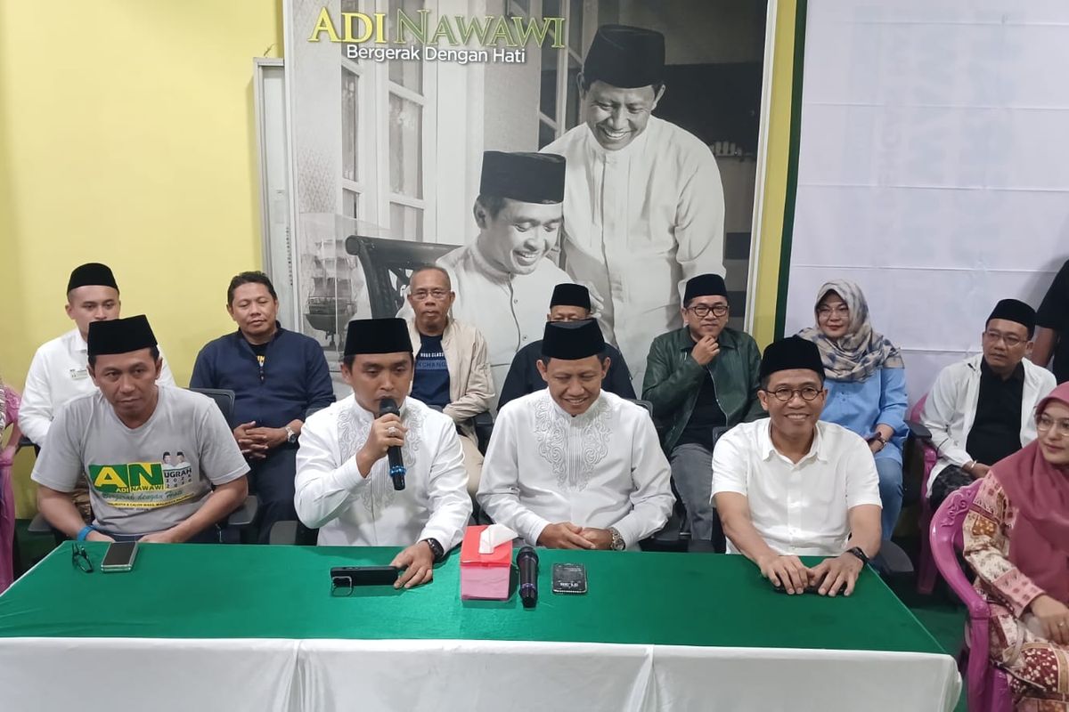 Paslon tunggal nomor urut 1 Adi Wibowo - Mokhamad Nawawi mendeklarasikan kemenangannya 80,54 persen atas kotak kosong, Rabu (27/11! 2024) 