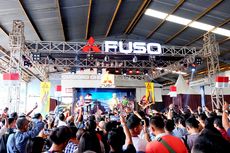 Konser Iwan Fals di Atas Truk Mitsubishi Sampai di Lampung 