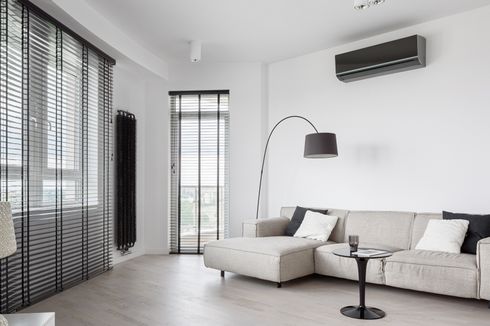 Tips Memasang AC di Ruangan Penuh Kaca Agar Bisa Dingin Optimal