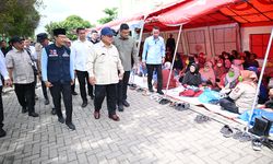 Mendagri Dampingi Presiden Prabowo Tinjau Korban Banjir di Langkat, Fokus Pemulihan Warga