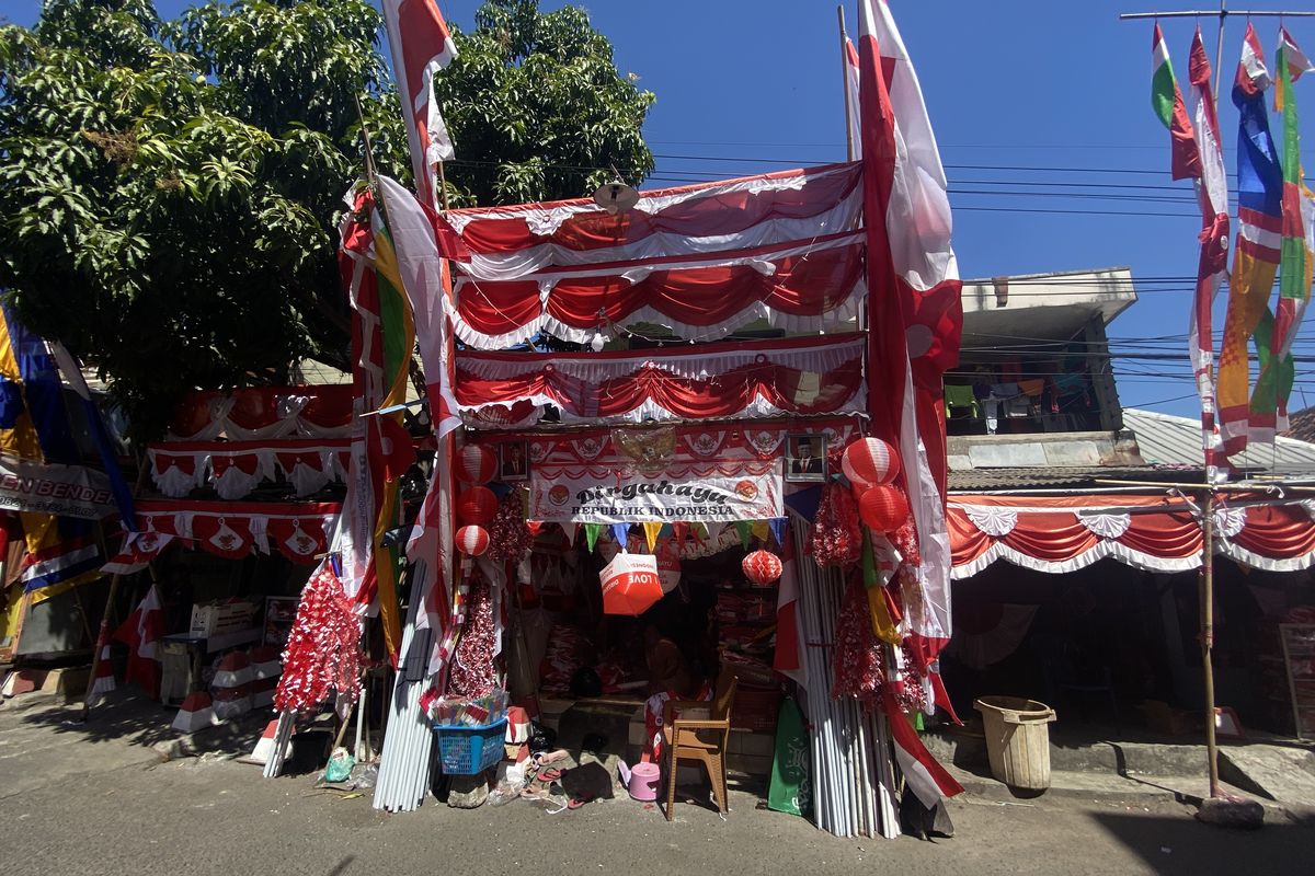 Toko milik pedagang di Kampung Bendera Surabaya