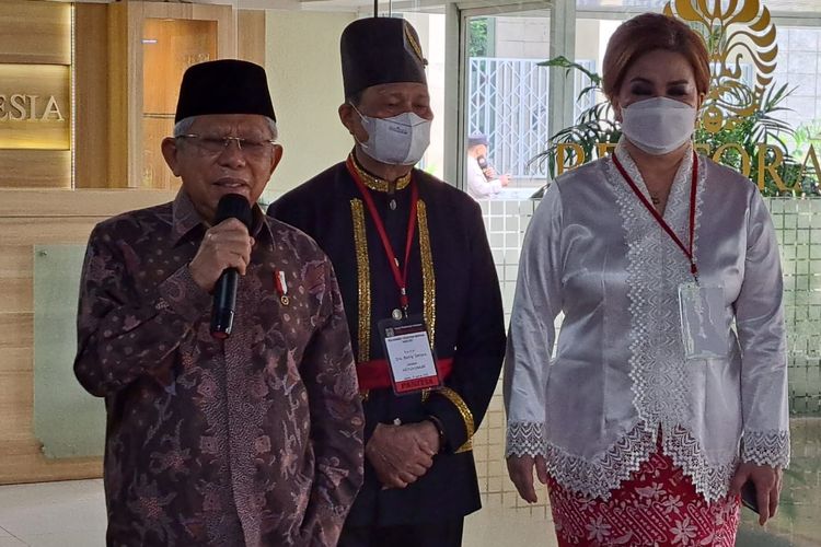 Wakil Presiden Ma'ruf Amin memberikan keterangan pers setelah membuka Pra-Kongres Kebudayaan Minahasa di Kampus Universitas Indonesia Salemba, Jakarta, Kamis (26/1/2023).