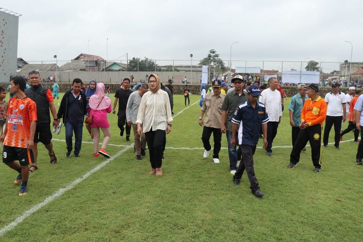 Kepala Dispora  Kota Tangsel Wiwik Martawijaya beserta jajarannya