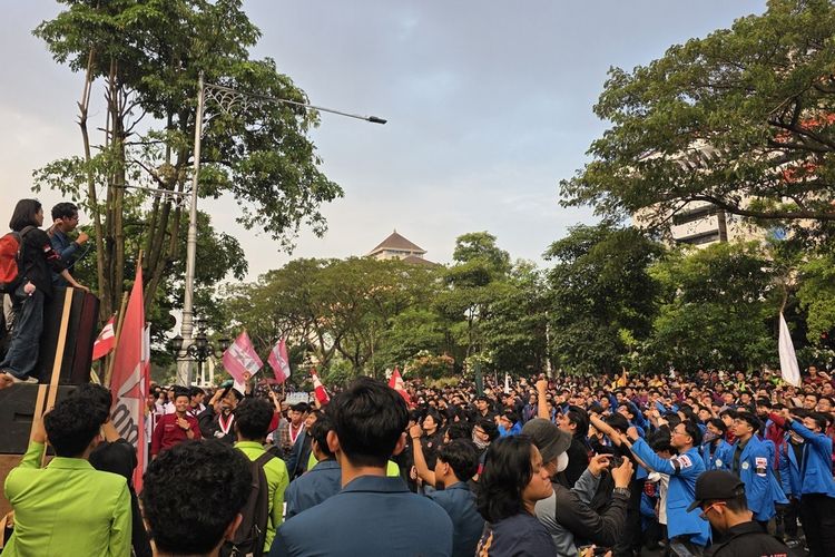 Demo Mahasiswa di Semarang Kritik Koperasi Desa Merah Putih: Evaluasi Total!