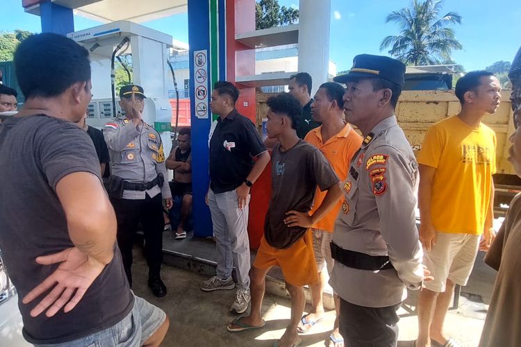 BBM Langka dan Rawan Ditimbun, Polisi Awasi SPBU di Labuan Bajo