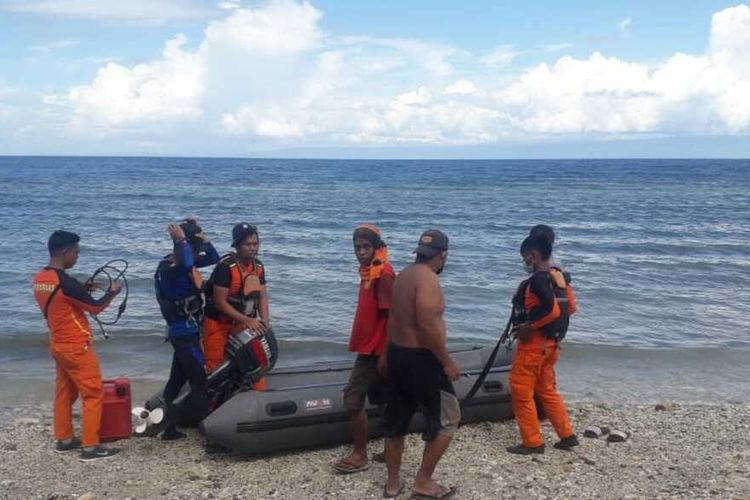 Tiga pemuda di Luwuk hanyut, saat perahu yang ditumpanginya masuk air dan tali pengikat putus, Selasa (8/9/2022)