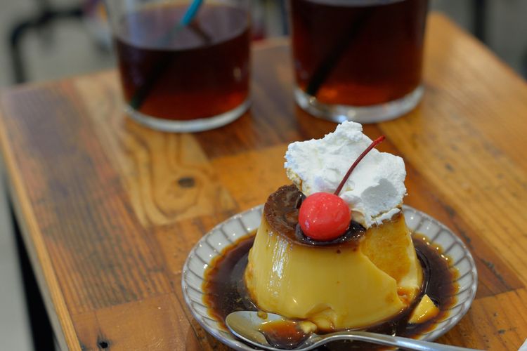 Ilustrasi Japanese Custard Pudding atau Puding Purin Khas Jepang. 