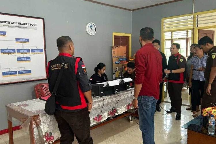 Dugaan Korupsi Dana Desa, Jaksa Geledah Kantor Desa di Maluku Tengah, Sita 88 Dokumen