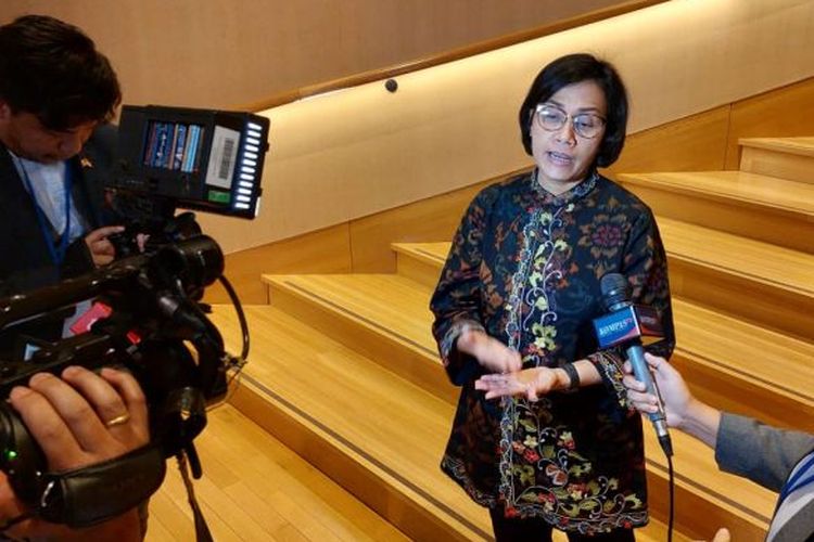 Menteri Keuangan Sri Mulyani Indrawati diwawancara di sela-sela pertemuan tahunan IMF-Bank Dunia di Washington D.C., Selasa (11/10/ 2022) waktu setempat.