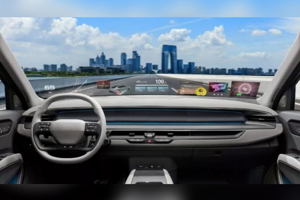 Hyundai Mobis kerjasama dengan Zeiss menjadikan kaca depan mobil jadi head up display canggih.