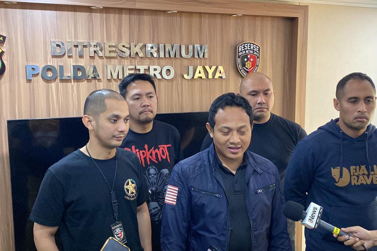 Wakil Direktur Reserse Kriminal Umum (Wadirkrimum) Polda Metro Jaya AKBP Imam Yulisdiyanto dan jajarannya saat ditemui di Mapolda Metro Jaya, Selasa (4/7/2023).