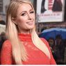 Paris Hilton Menyesal Sudah Memutihkan Alis Mata