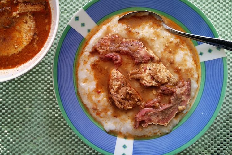 Bubur sambal tumpang koyor. 