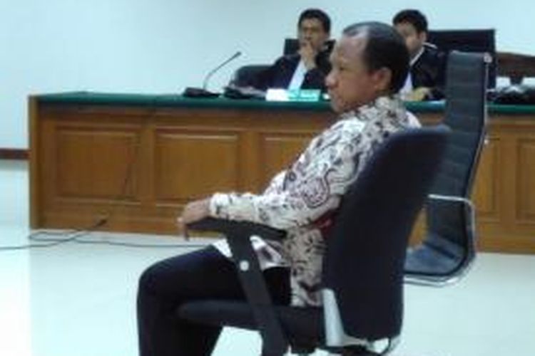 Bupati Morotai Rusli Sibua didakwa menyuap mantan Ketua Mahkamah Konstitusi Akil Mochtar sebesar Rp 2,989 miliar oleh Jaksa Penuntut Umum KPK di Pengadilan Tipikor, Jakarta, Kamis (13/8/2015).