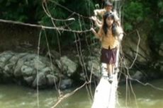 Akibat Jembatan Lapuk, Dua Siswa SD Jatuh ke Sungai