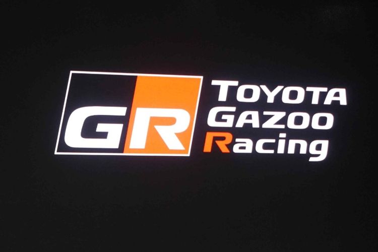 Para pebalap dan tim Toyota Gazoo Racing Indonesia 