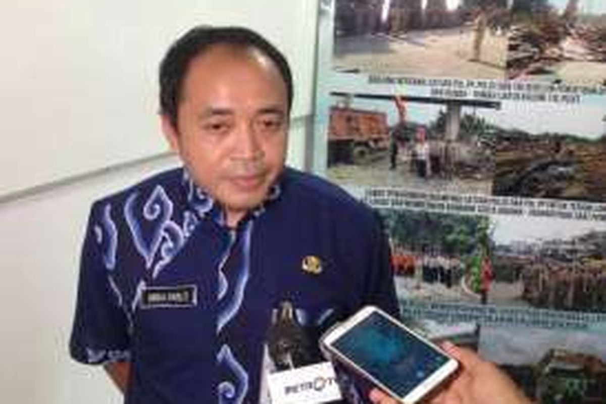 Camat Penjaringan, Abdul Khalit saat berkomentar mengenai dukungannya terkait rencana pembongkaran kawasan hiburan malam Kalijodo di Kecamatan Penjaringan, Jakarta Utara, Kamis (11/2/2016).