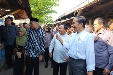 Blusukan ke Pasar Bareng Prabowo dan Ganjar, Jokowi Sebut Harga Beras Naik di Pekalongan