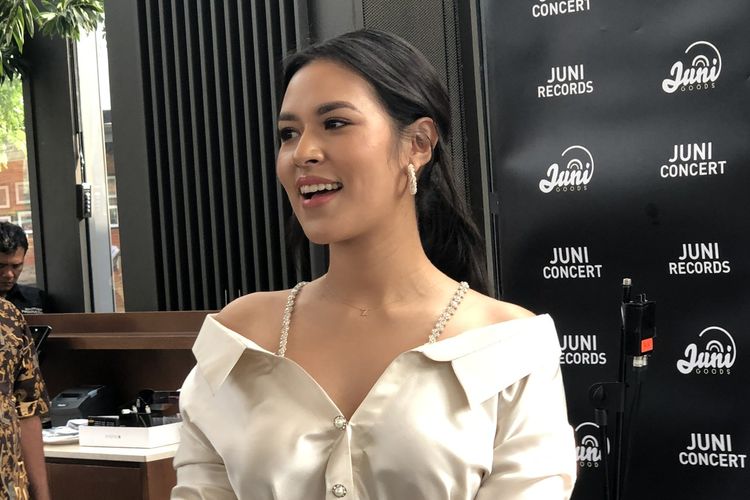 Raisa Rilis Single Terbaru Remake Lagu Titi Dj Bahasa Kalbu Halaman All Kompas Com