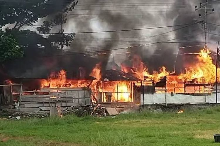 Deretan Kios di Baebunta Ludes Terbakar, Api Pertama Muncul di Atas Meja Kayu