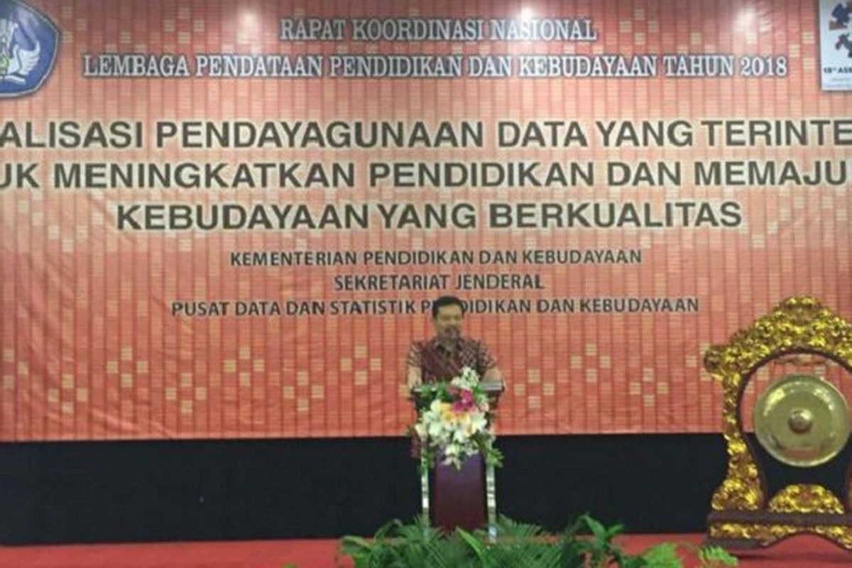 Sekretaris Jenderal (Sesjen) Kementerian Pendidikan dan Kebudayaan (Kemendikbud) Didik Suhardi dalam Rapat Koordinasi Nasional Lembaga Pendataan Tahun 2018 di Hotel Kartika Chandra Jakarta, Selasa (13/3/2018).