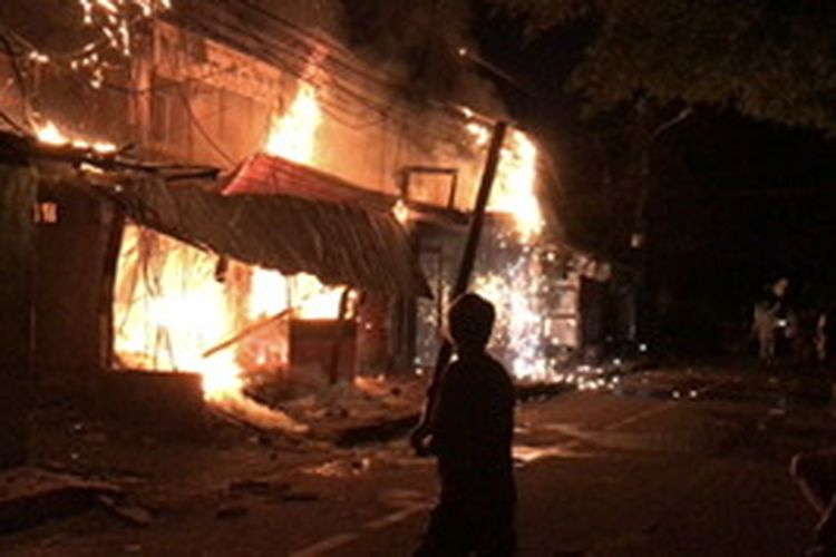 Sejumlah bangunan di Jalan Dr. Saharjo, Manggarai Selatan, Tebet, Jakarta Selatan terbakar pada Senin (10/4/2023) sekitar pukul 21.20 WIB.