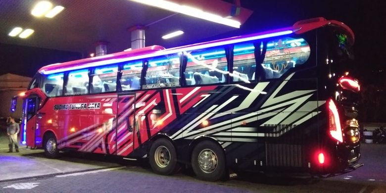 Bus AKAP baru PO Sudiro Tungga Jaya