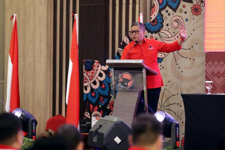 Sekretaris Jenderal PDI-P Hasto Kristiyanto saat menyampaikan pidatonya di acara Rapat Kerja Daerah (Rakerda) DPD PDI-P Gorontalo, Jumat (22/9/2023).