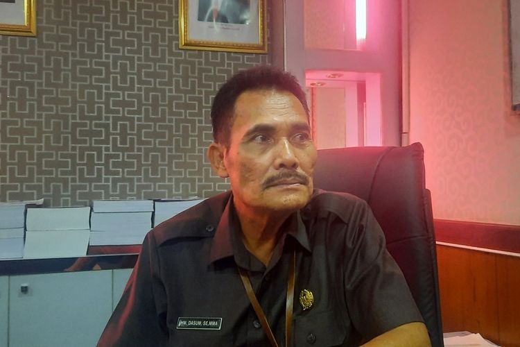 Ketua DPRD Kabupaten Blora, HM Dasum saat ditemui Kompas.com di kantornya, Senin (22/11/2021)