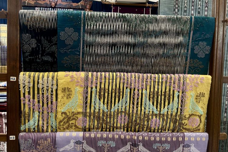 Mengenal Ulos Namarsimata, Kain Tenun dengan Payet yang Bernilai hingga Rp 17 Juta