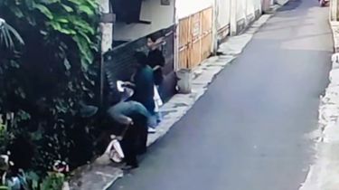 3 Pengamen Bakar Pagar Rumah Warga di Bekasi, Polisi Selidiki