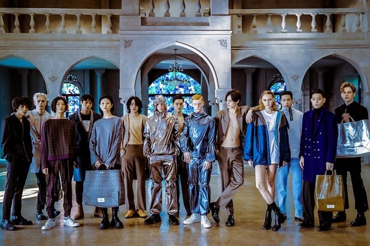 De_caffeine homme, salah satu label yang melakukan pertunjukan di Rakuten Fashion Week 2020.