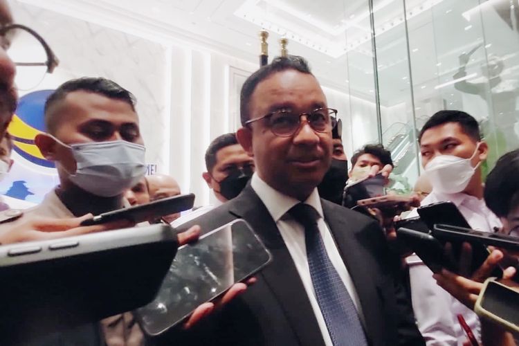 Mantan Gubernur DKI Jakarta Anies Baswedan ditemui di Nasdem Tower, Gondangdia, Menteng, Jakarta, Senin (17/10/2022). 