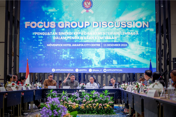 Menteri UMKM Maman Abdurrahman dalam FGD bertajuk "Penguatan Sinergi KPPU dengan Kementerian/Lembaga dalam Pengawasan Kemitraan" yang digelar di Movenpick Hotel, Jakarta, Rabu (11/12/2024).