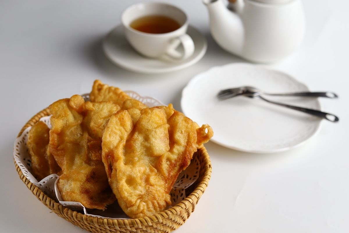 ilustrasi pisang goreng. 