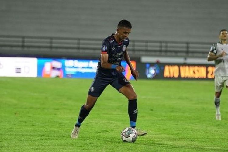 Bek muda Arema FC, Achmad Figo Ramadani. Achmad Figo menjadi salah satu pemain muda yang dipanggil Shin Tae-yong ke timnas Indonesia. (Sumber foto: Tangkapan layar Instagram Achmad Figo Ramadani)