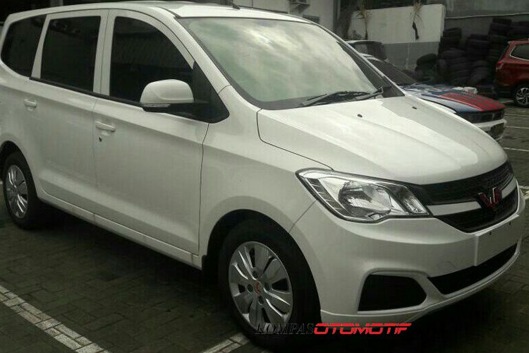 Wuling disiapkan untuk jadi moda angkot dengan jok menghadap depan di 2018.