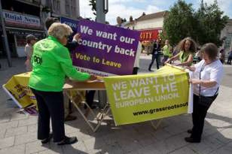 Beberapa warga kota Clacton-on-Sea di wilayah timur Inggris bersiap untuk mengikuti kampanye kelompok pro-Brexit atau yang menginginkan Inggris keluar dari keanggotaan Uni Eropa.