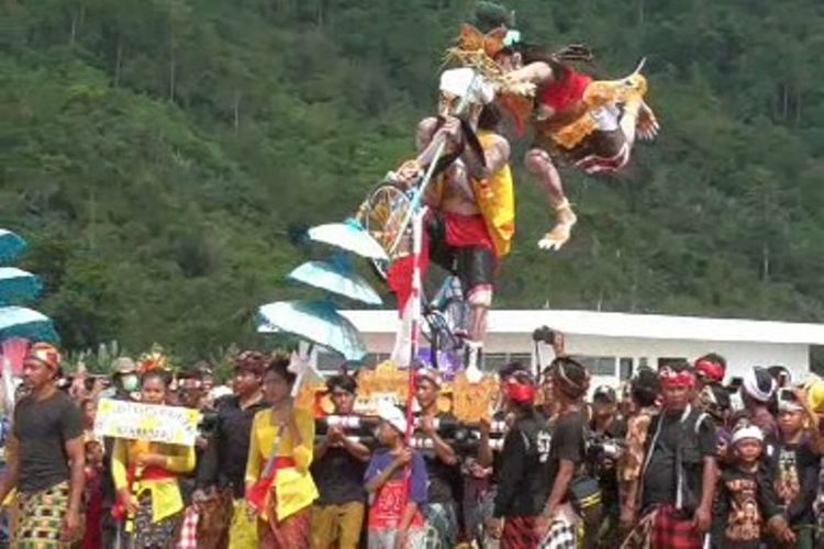 Pawai ogoh-ogoh unik untuk menyambut hari raya Nyepi jadi wahana wisata religi yang meriah di mateng