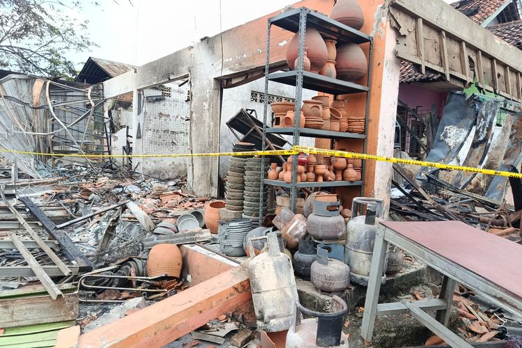 BPBD Catat 19 Rumah dan Sejumlah Kios Terdampak Kebakaran SPBE Cimuning Bekasi