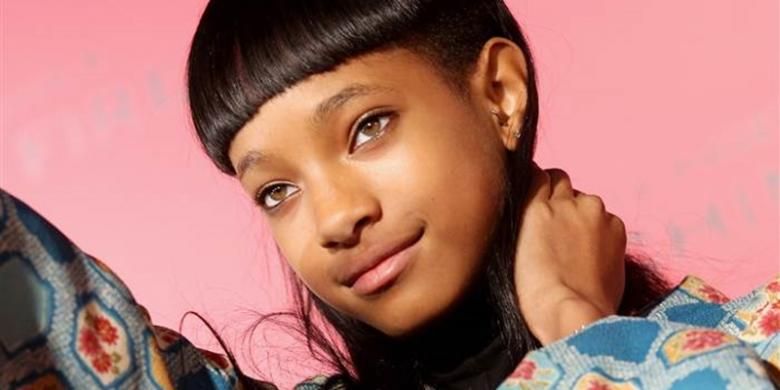 Willow Smith memantapkan kariernya di dunia mode dengan resmi bergabung sebagai model pada agensi modeling The Society. 