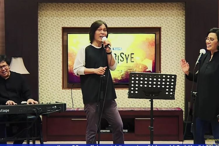 Erwin Gutawa, Once Mekel, dan Sri Mulyani dalam Konser 7 Ruang Chrisye.