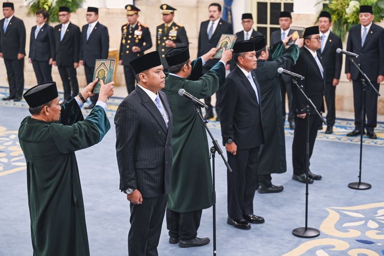 URI: Membangun Republik dari Kampus